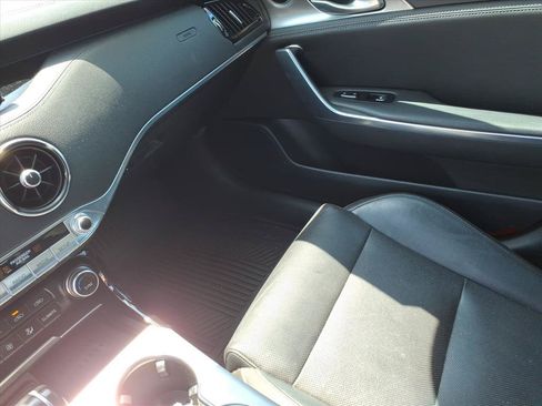Used 2022 Kia Stinger GT1 RWD image 26