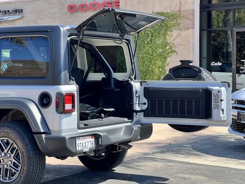 Used 2024 Jeep Wrangler Sport S image 14