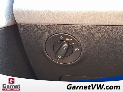 Certified 2022 Volkswagen Taos SE image 26