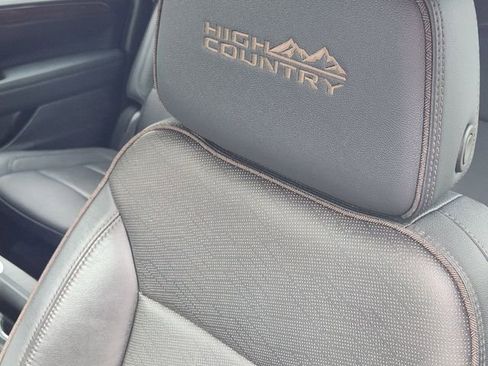 Used 2024 Chevrolet Suburban High Country w/ Premium Package AWD/4WD image 20