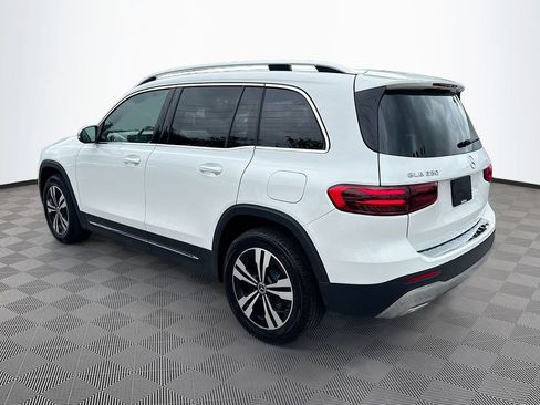 Used 2025 Mercedes-Benz GLB 250 4MATIC image 8