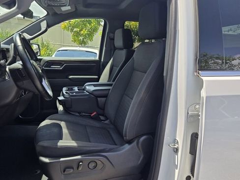 Used 2023 GMC Sierra 1500 SLE image 13