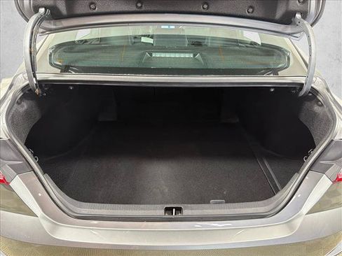 Used 2025 Toyota Camry SE FWD image 18
