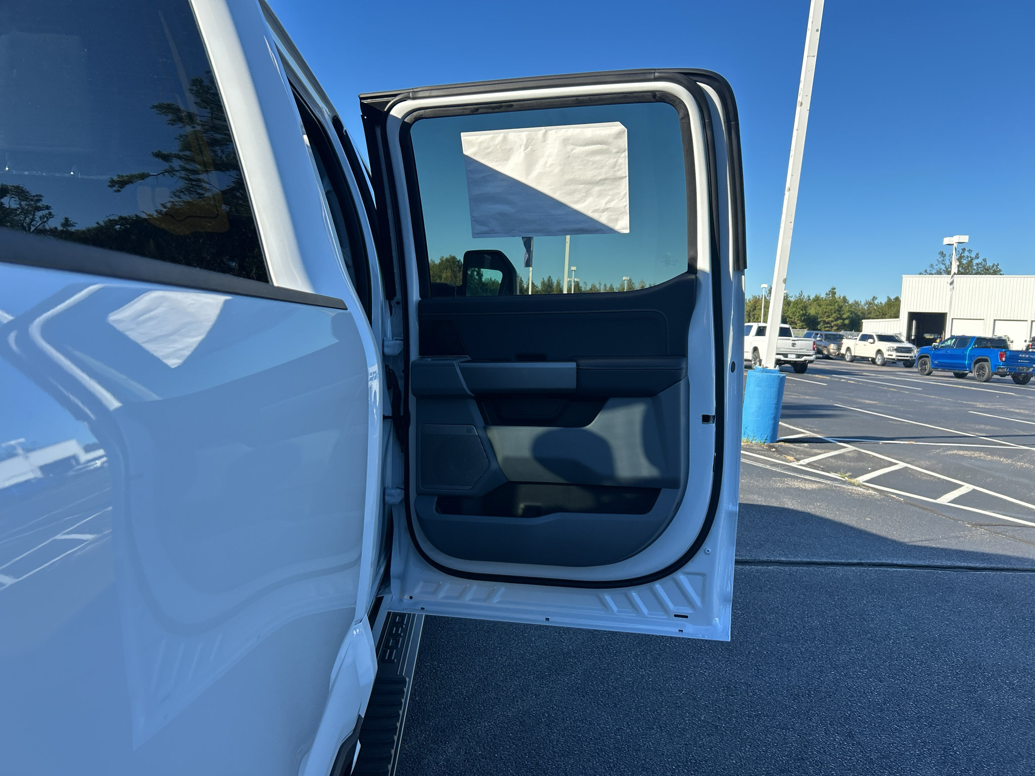 New 2027 Ford F250 XLT w/ XLT Premium Package AWD/4WD image 19