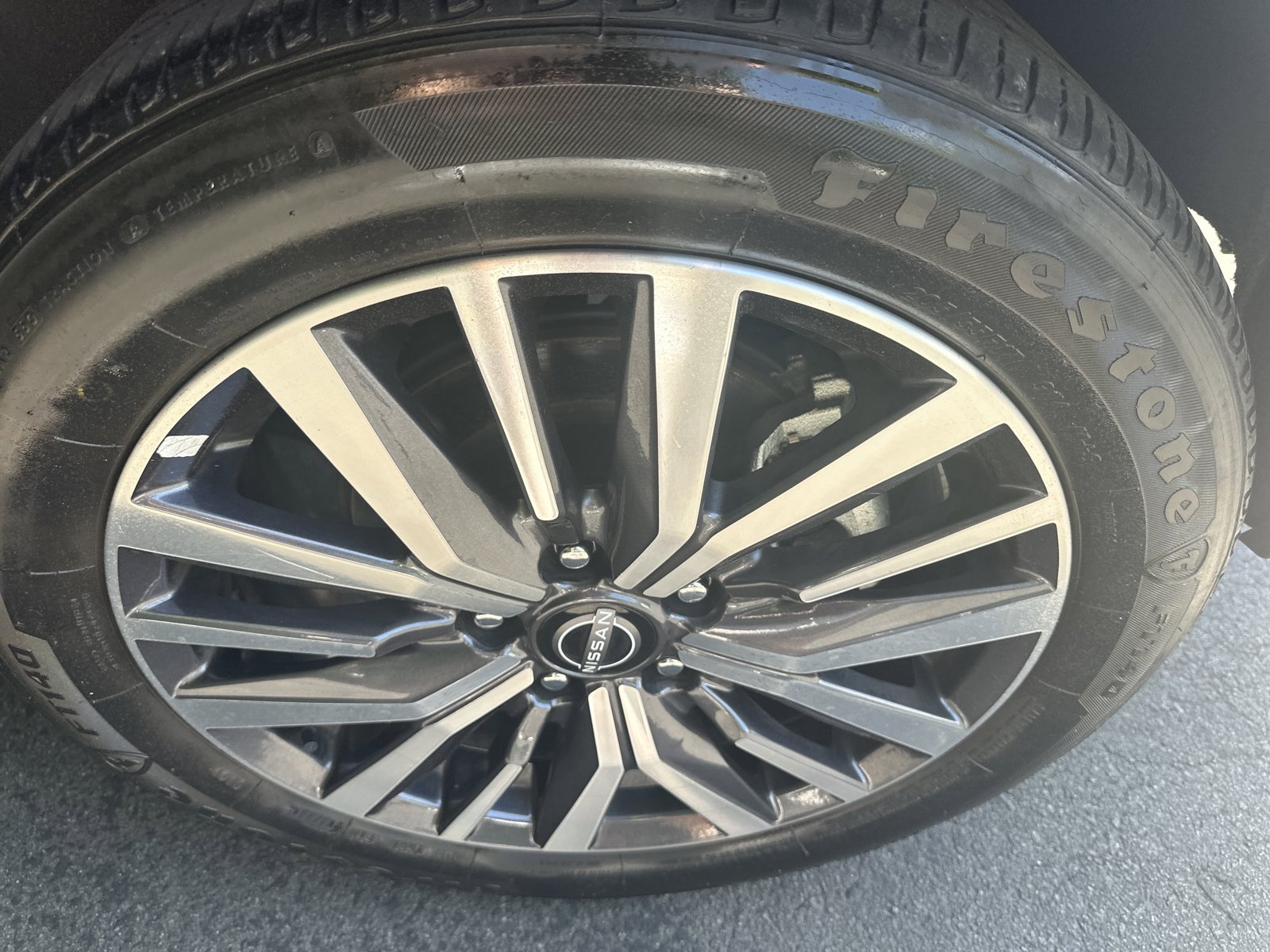 Used 2024 Nissan Kicks SR FWD image 31