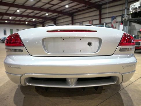 Used 2004 Dodge Viper SRT-10 image 7