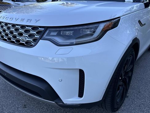Certified 2025 Land Rover Discovery S image 9