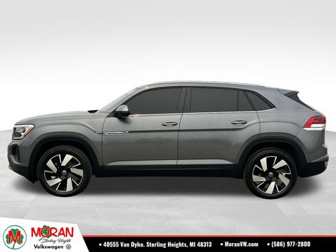 Used 2025 Volkswagen Atlas Cross Sport SE w/ Panoramic Sunroof Package AWD/4WD image 2