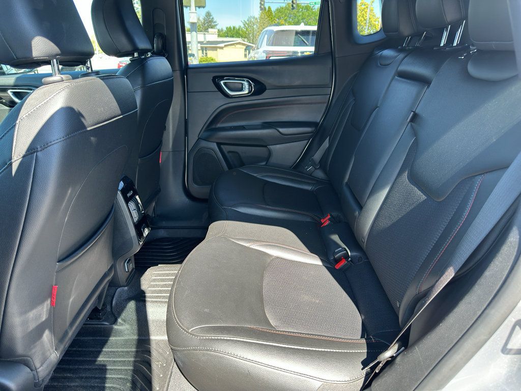 Used 2024 Jeep Compass Trailhawk AWD/4WD image 17