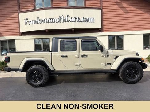 Used 2022 Jeep Gladiator Sport AWD/4WD image 8