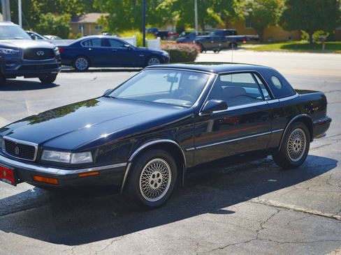 Used 1990 Chrysler TC by Maserati FWD image 3