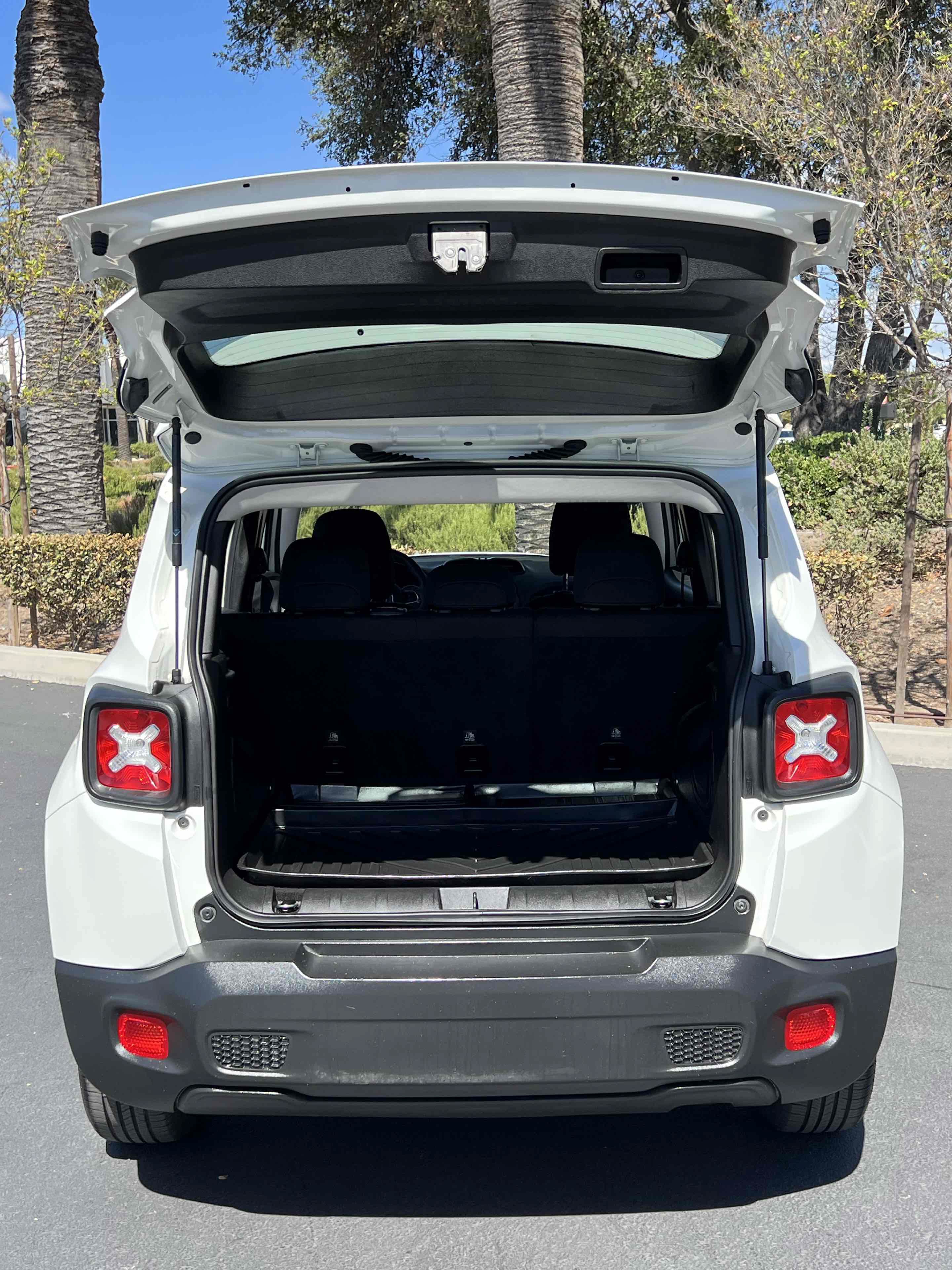 Used 2022 Jeep Renegade Latitude AWD/4WD image 66