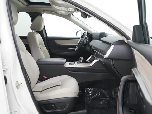 Certified 2024 MAZDA CX-90 Plug-In Hybrid w/ Preferred AWD/4WD image 11