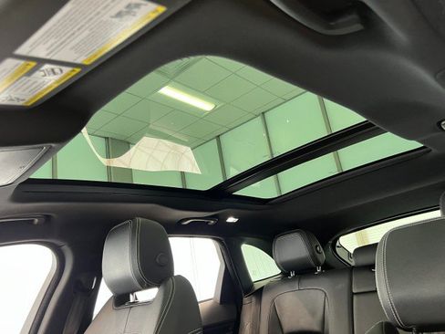 Used 2017 Jaguar F-PACE R-Sport AWD/4WD image 30