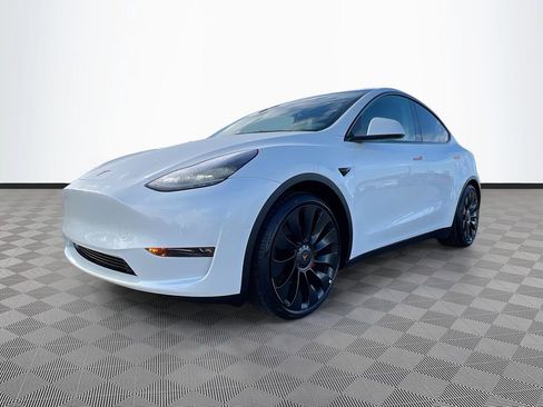Used 2022 Tesla Model Y Performance image 3