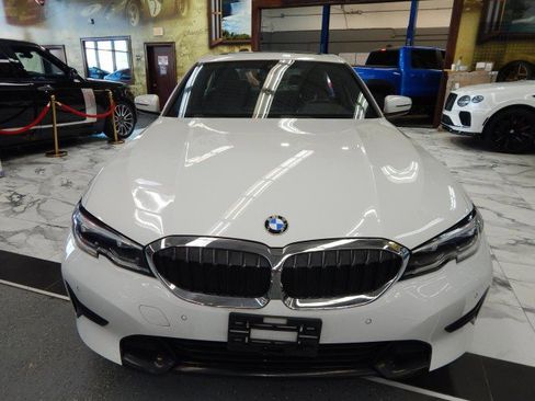 Used 2019 BMW 330i xDrive Sedan w/ Convenience Package image 3