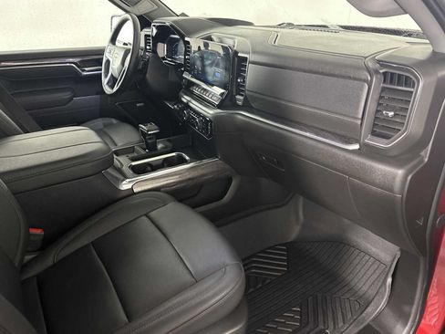 Used 2025 Chevrolet Silverado 1500 LTZ w/ LTZ Premium Package AWD/4WD image 16