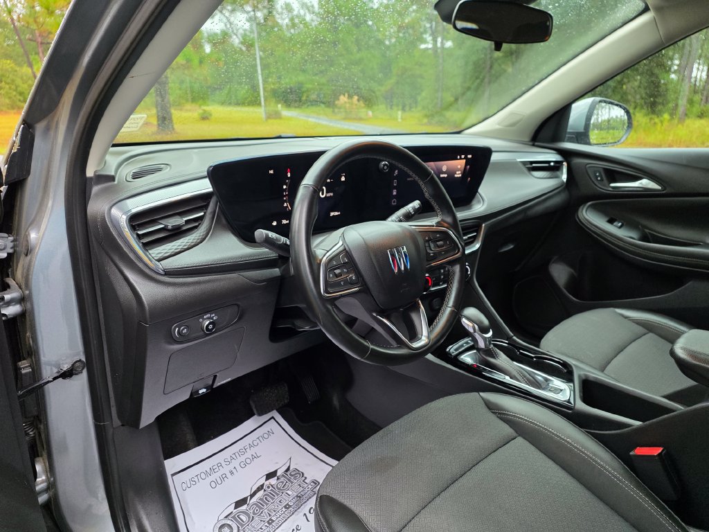 Used 2025 Buick Encore GX Preferred w/ Comfort Package FWD image 12