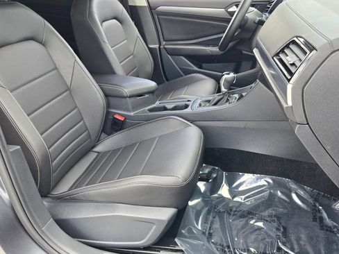 Certified 2023 Volkswagen Jetta SE FWD image 16