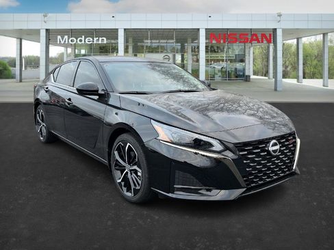 New 2025 Nissan Altima 2.5 SR image 7