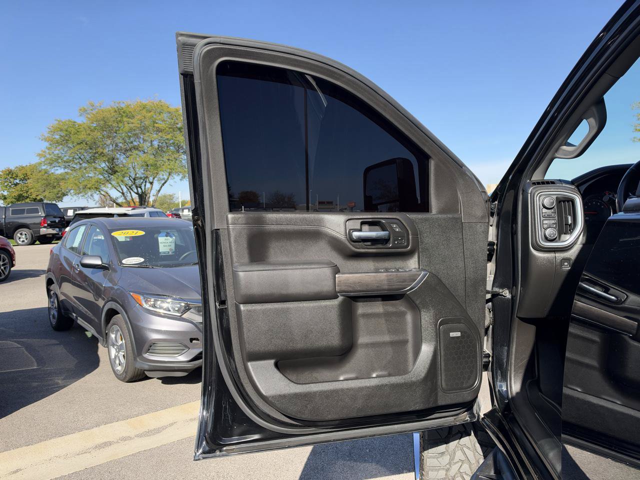 Used 2021 Chevrolet Silverado 2500 LTZ w/ LTZ Plus Package AWD/4WD image 11