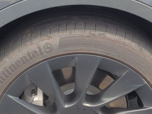 Used 2021 Tesla Model Y 2WD image 12