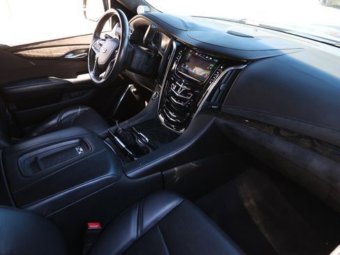 Used 2016 Cadillac Escalade Platinum AWD/4WD image 22