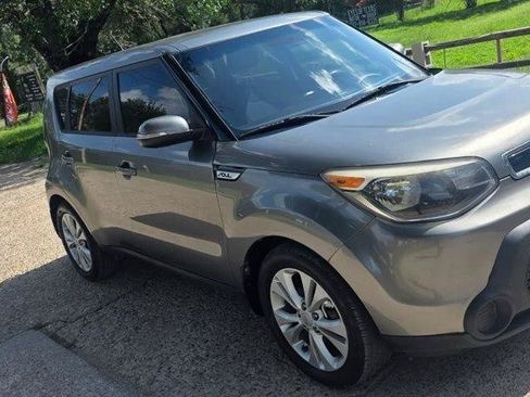 Used 2014 Kia Soul + FWD image 3