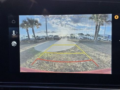 Used 2025 Hyundai Elantra SEL image 22