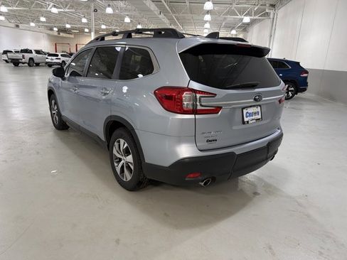Used 2024 Subaru Ascent Premium w/ Convenience Package image 6