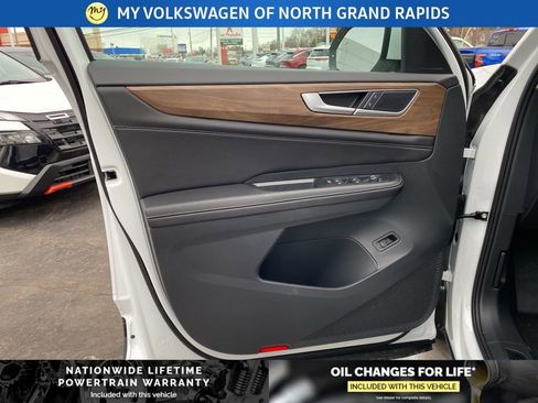 New 2026 Volkswagen Atlas SE image 6