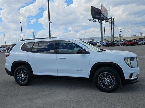 Used 2025 GMC Acadia Elevation image 6