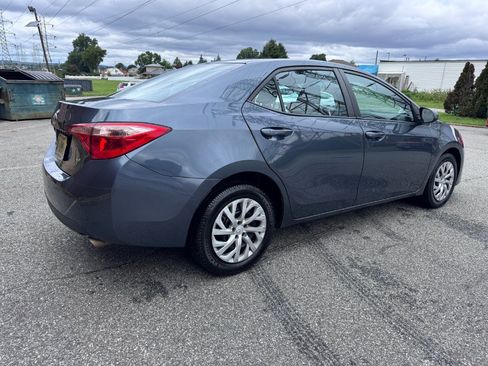 Used 2018 Toyota Corolla LE FWD image 6