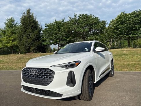 New 2025 Audi Q5 Premium image 1