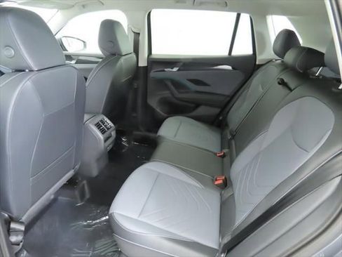 New 2026 Volkswagen Tiguan SE image 19