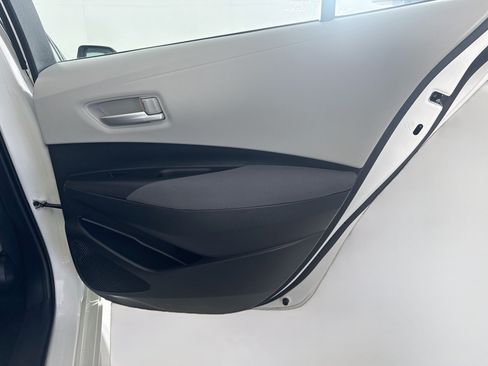 Used 2021 Toyota Corolla LE FWD image 28