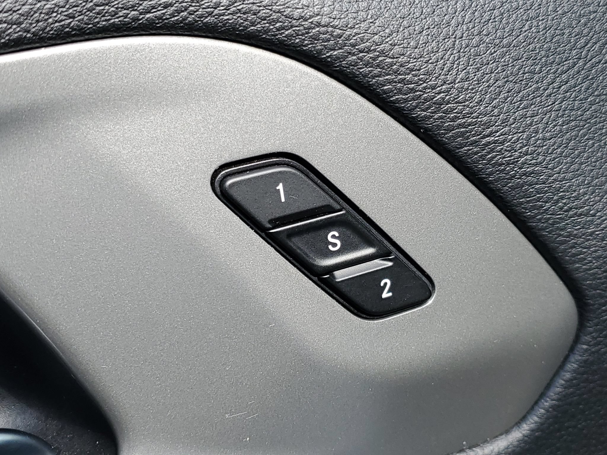 Used 2025 Chrysler Pacifica Select FWD image 23