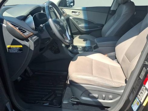 Used 2017 Hyundai Santa Fe Limited FWD image 19