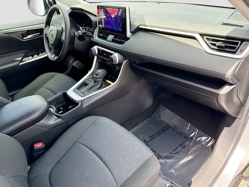 Used 2024 Toyota RAV4 XLE w/ Convenience Package image 14