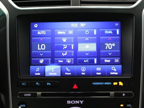 Used 2018 Ford Explorer Platinum AWD/4WD image 22