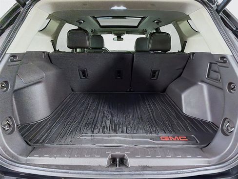 Used 2024 GMC Terrain Denali w/ Black Diamond Edition AWD/4WD image 27