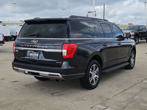 Used 2024 Ford Expedition Max XLT image 3