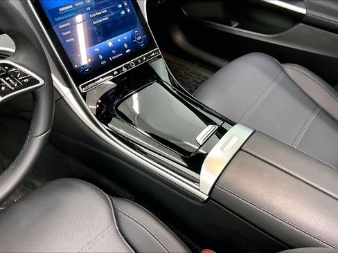 Used 2025 Mercedes-Benz C 300 Sedan image 17