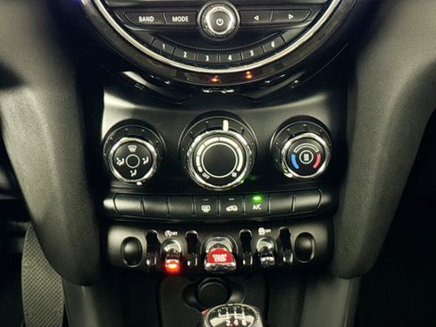 Used 2019 MINI Cooper 2-Door Hardtop image 28