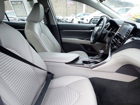 Used 2023 Toyota Camry SE image 10