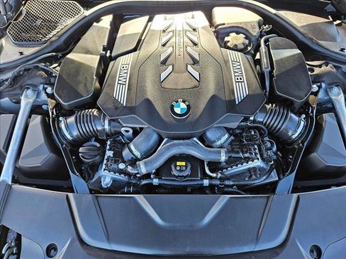 Certified 2022 BMW 750i xDrive w/ Executive Package image 20