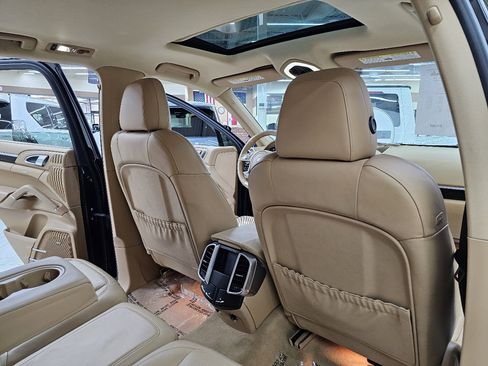 Used 2014 Porsche Cayenne S w/ Comfort Plus Package image 23