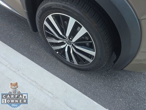 Used 2024 Nissan Pathfinder Platinum AWD/4WD image 10