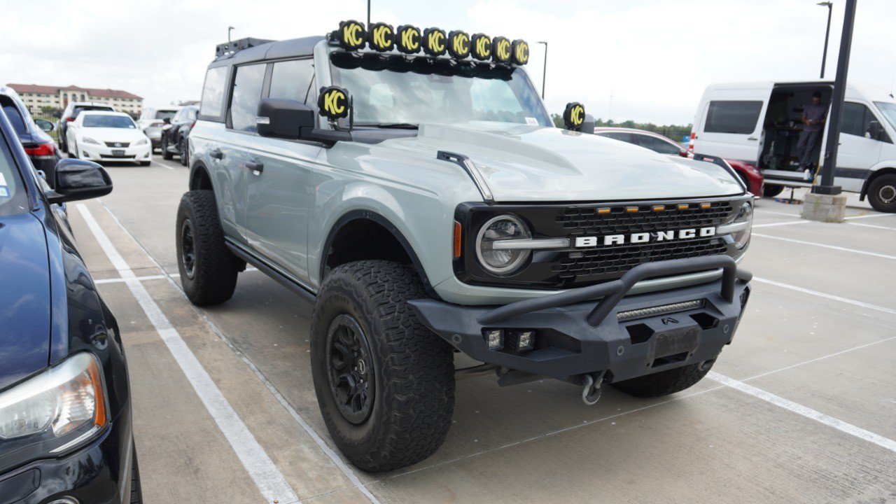 Used 2023 Ford Bronco Wildtrak AWD/4WD image 3
