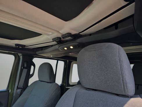 Used 2024 Jeep Wrangler Unlimited Sport AWD/4WD image 24